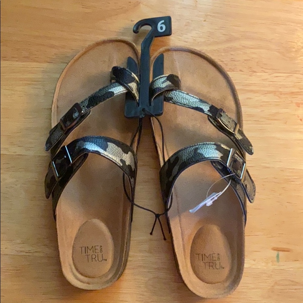 Womens Camo Sandals